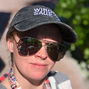 Meet your Posher, Carrie